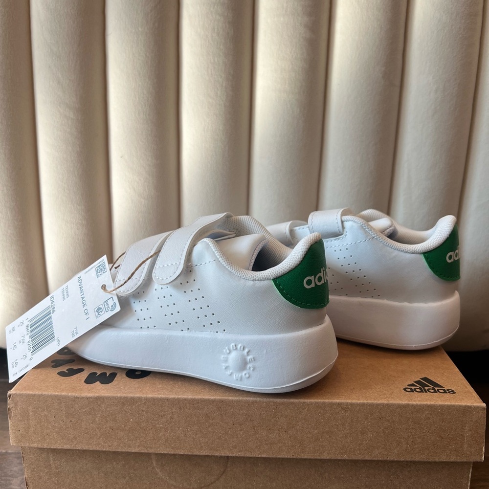 Adidas White Sneakers Classic Low-Top Design